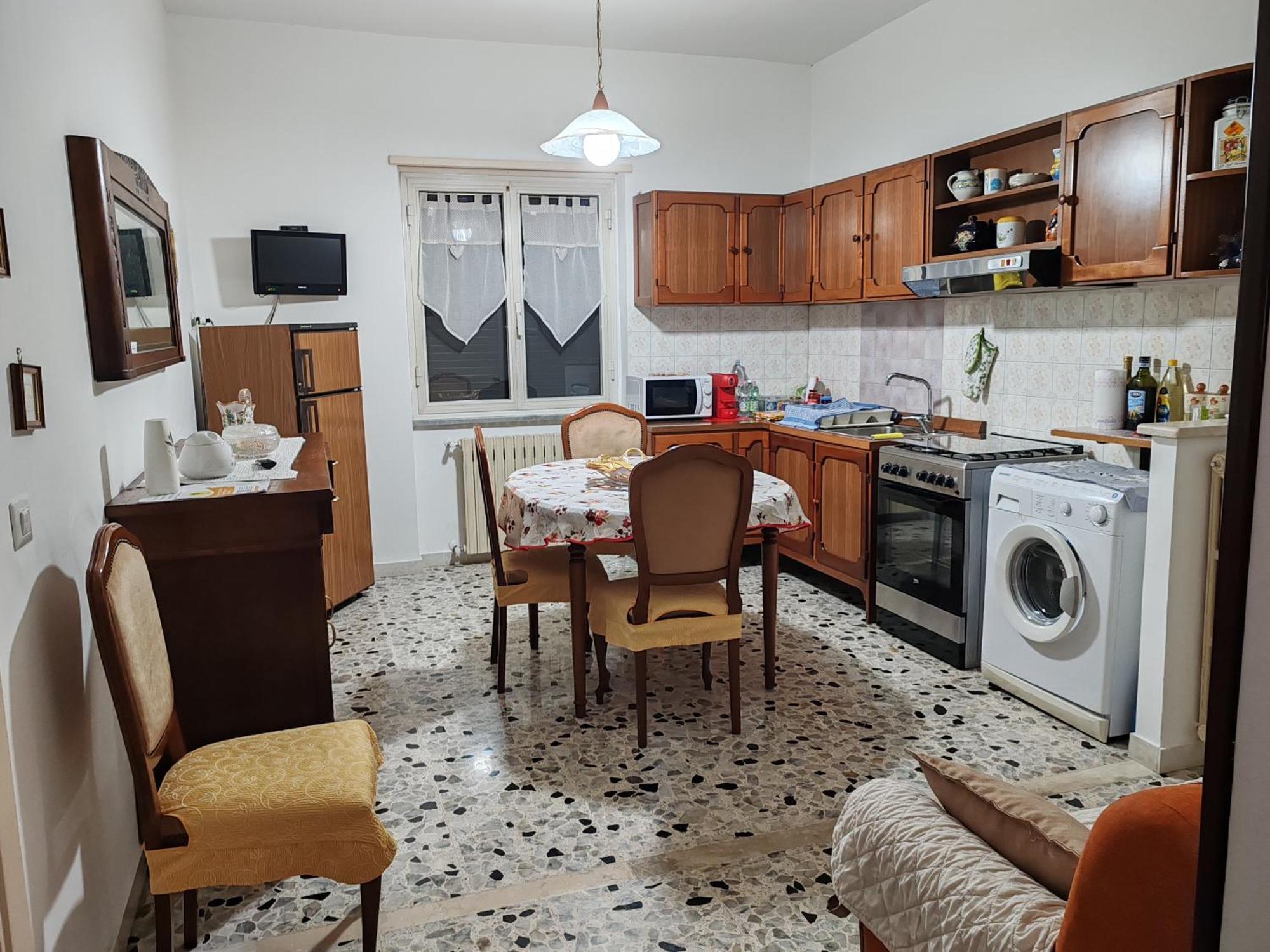 Alloggio Per Uso Turistico Sant'Andrea Lariano Luaran gambar